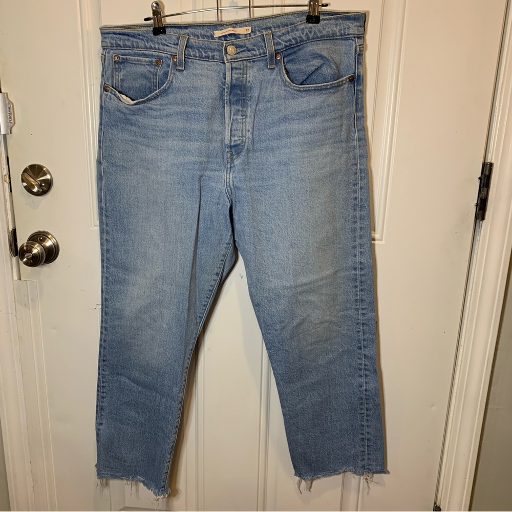Levi’s Premium Jeans Wedgie Straight Hidden Button Front Frayed Hem Raw Edge 32